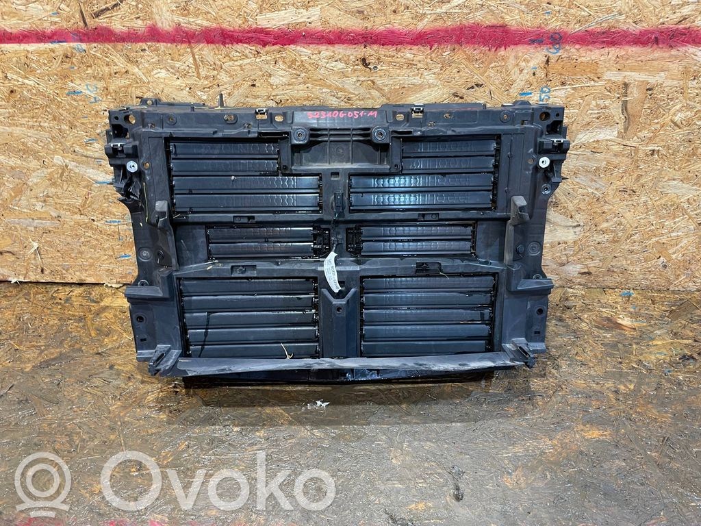 Mazda CX-30 Radiatorių panelė 
