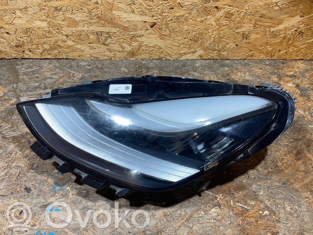 Tesla Model 3 Far 