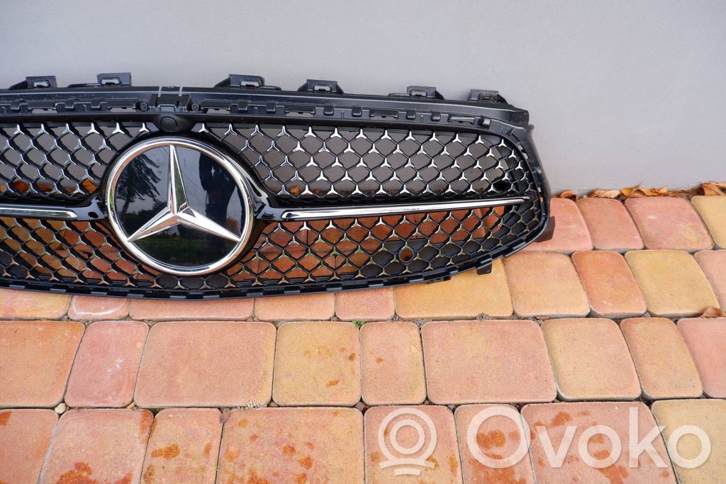 A1188883800 Mercedes-Benz CLA C118 X118 Kühlergrill, 281.65 € | RRR