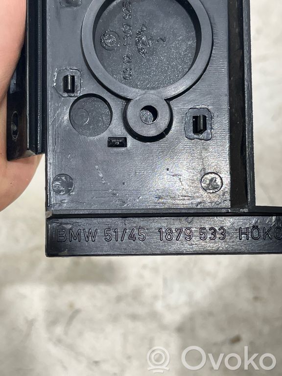 1879533 BMW 5 E28 Verkleidung Armaturenbrett Cockpit Mitte, 20.00  