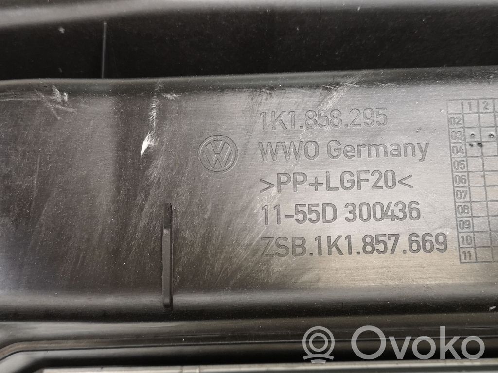 FRC30558 Volkswagen Golf V Deska rozdzielcza 1K1858295