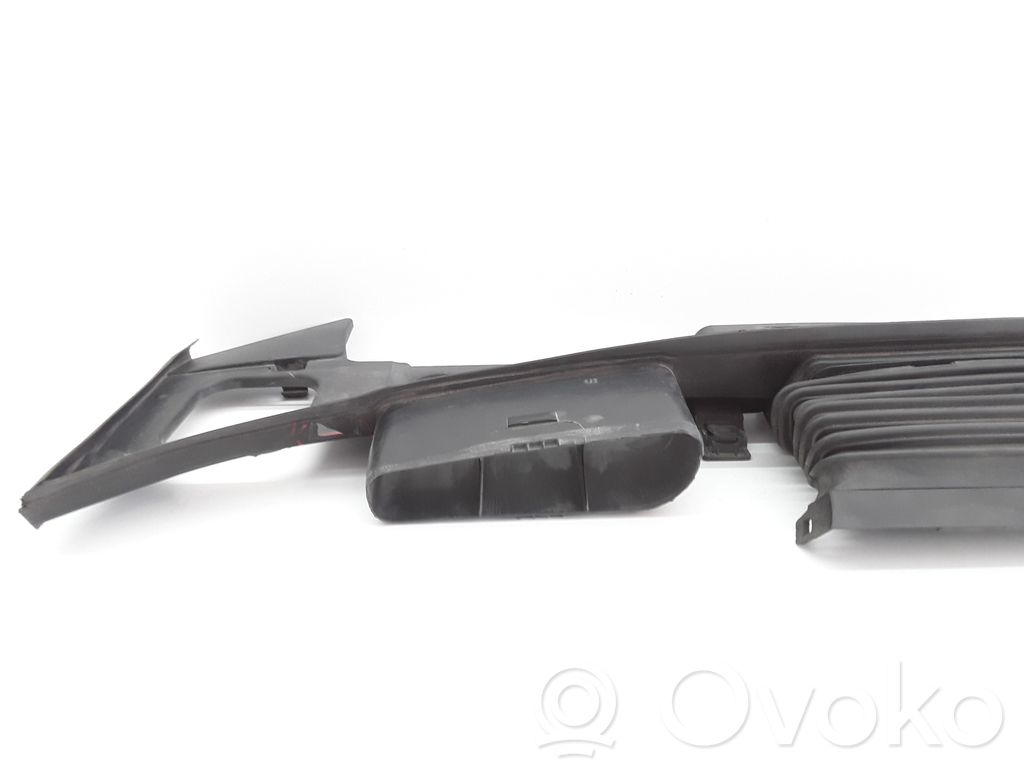 A0005840526 Mercedes-Benz C W204 Kühlerverkleidung, 40.00 € | RRR 