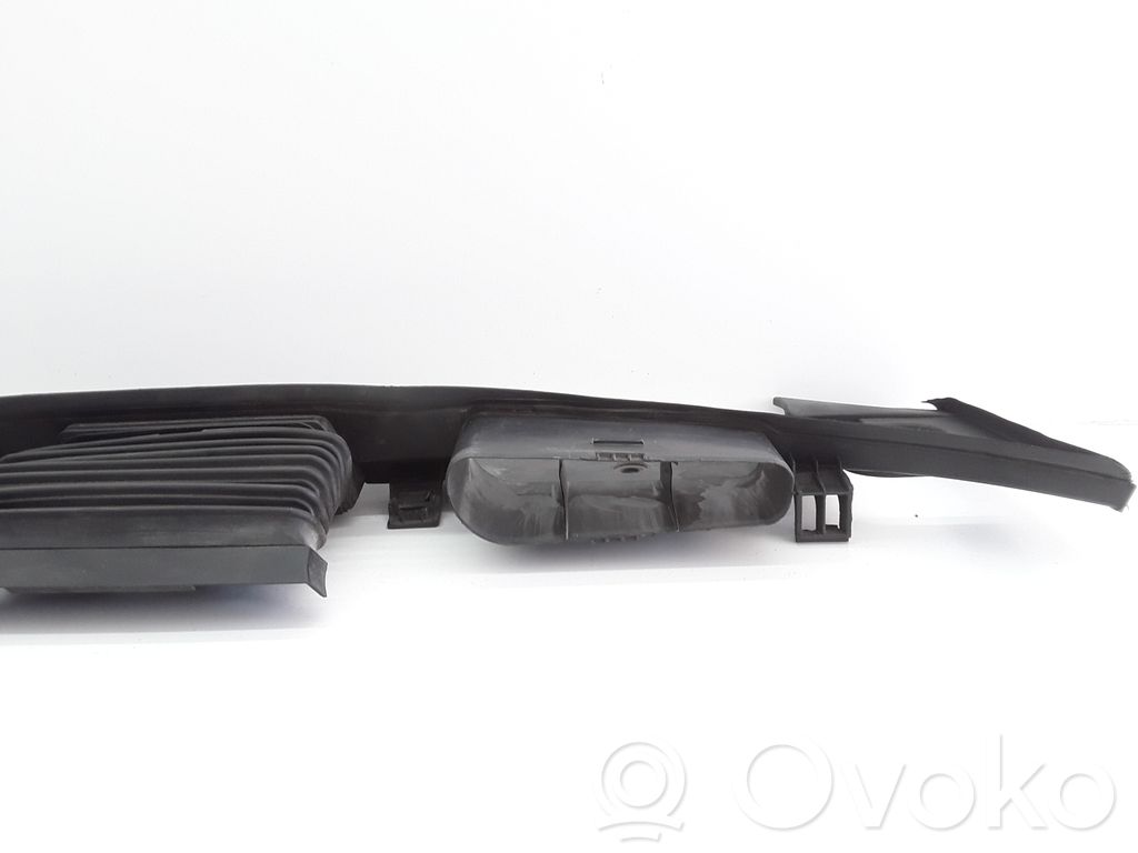 A0005840526 Mercedes-Benz C W204 Kühlerverkleidung, 40.00 € | RRR 