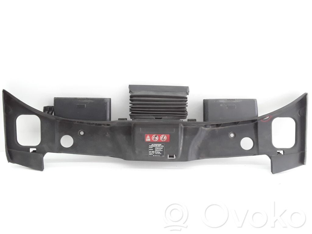 A0005840526 Mercedes-Benz C W204 Kühlerverkleidung, 40.00 € | RRR 