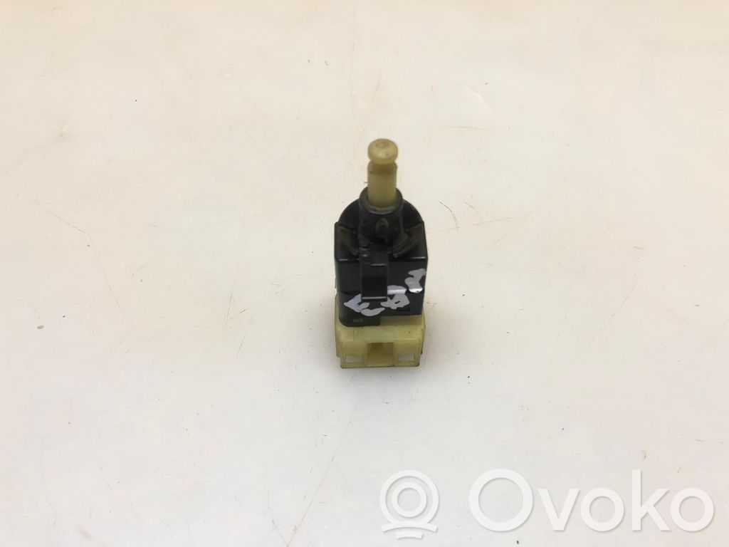 A0015456409 Mercedes-Benz E W210 Sensor Bremspedal, 3.83 € | RRR 