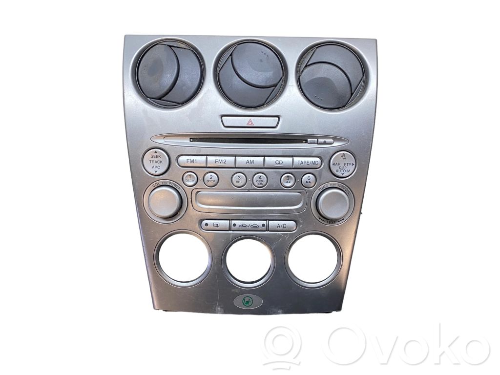 Radio / CD/DVD atskaņotājs / navigācija