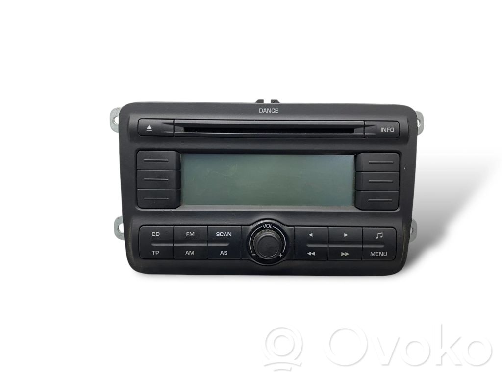 Radio / CD/DVD atskaņotājs / navigācija