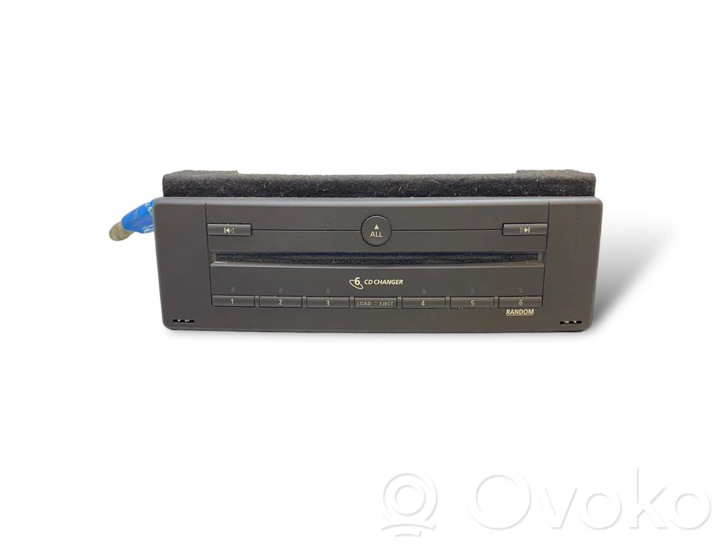Radio / CD/DVD atskaņotājs / navigācija