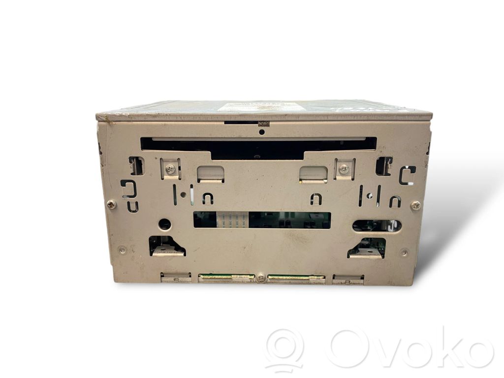 Radio / CD/DVD atskaņotājs / navigācija