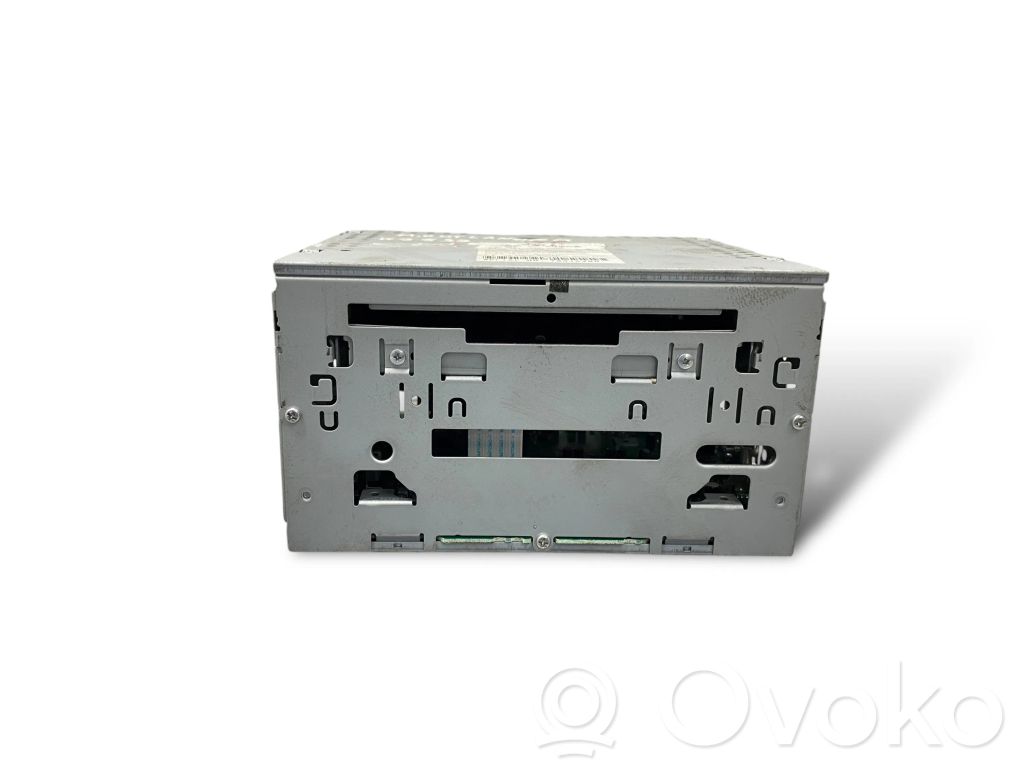 Radio / CD/DVD atskaņotājs / navigācija