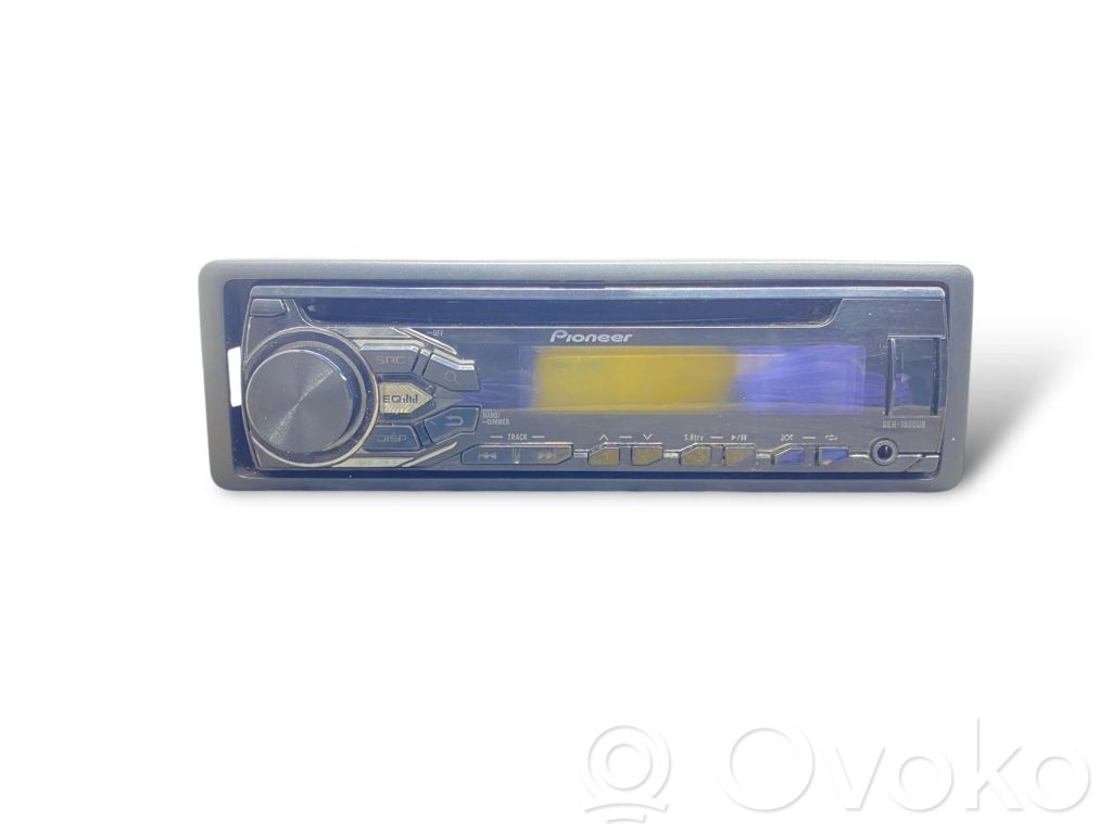 Radio / CD/DVD atskaņotājs / navigācija