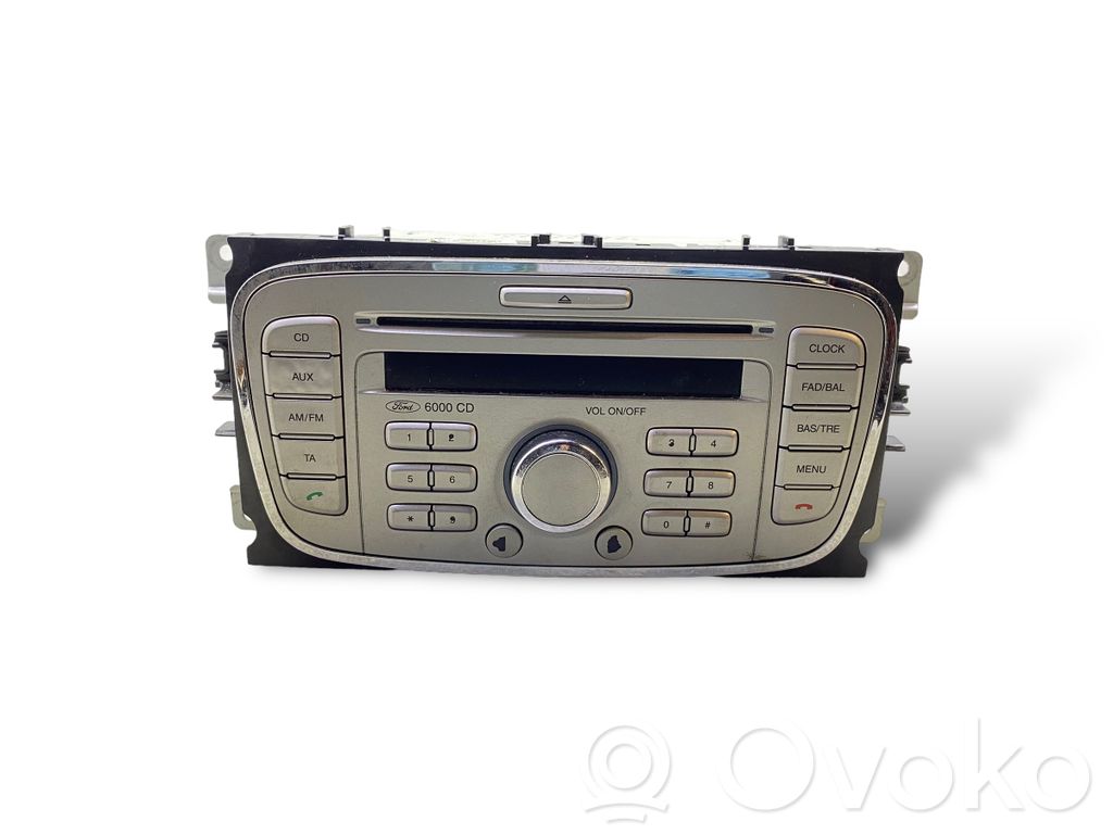 Radio / CD/DVD atskaņotājs / navigācija
