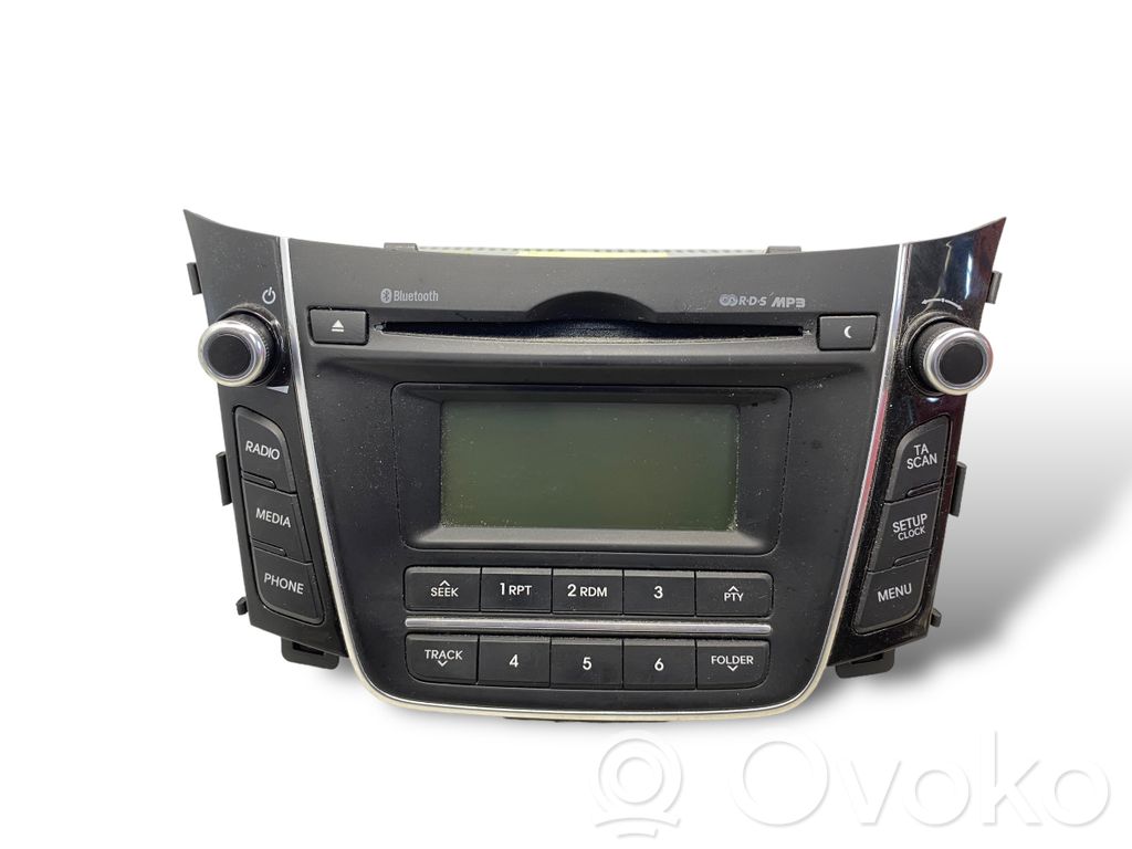 Radio / CD/DVD atskaņotājs / navigācija