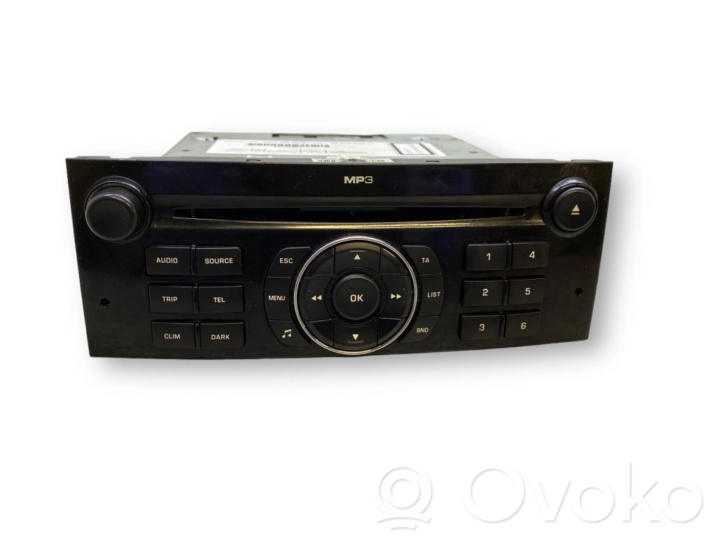 Radio / CD/DVD atskaņotājs / navigācija