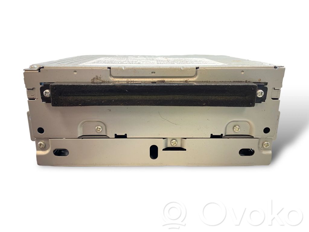 Radio / CD/DVD atskaņotājs / navigācija