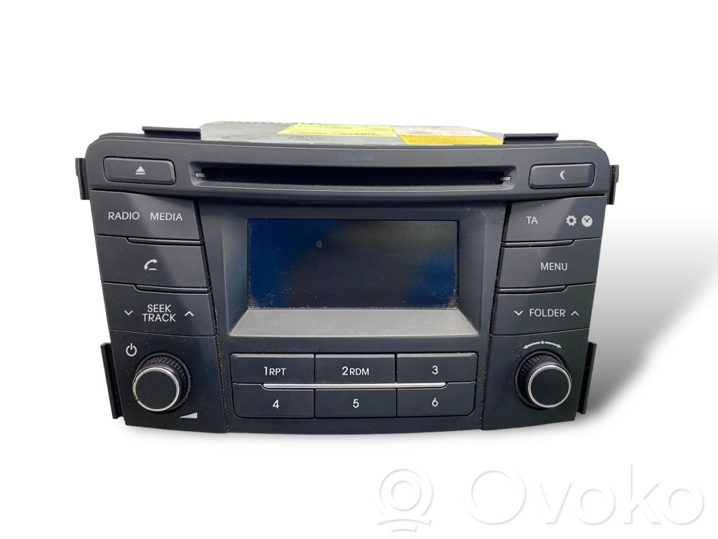 Radio / CD/DVD atskaņotājs / navigācija