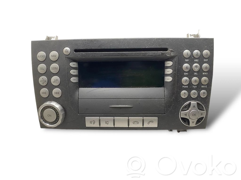 Radio / CD/DVD atskaņotājs / navigācija