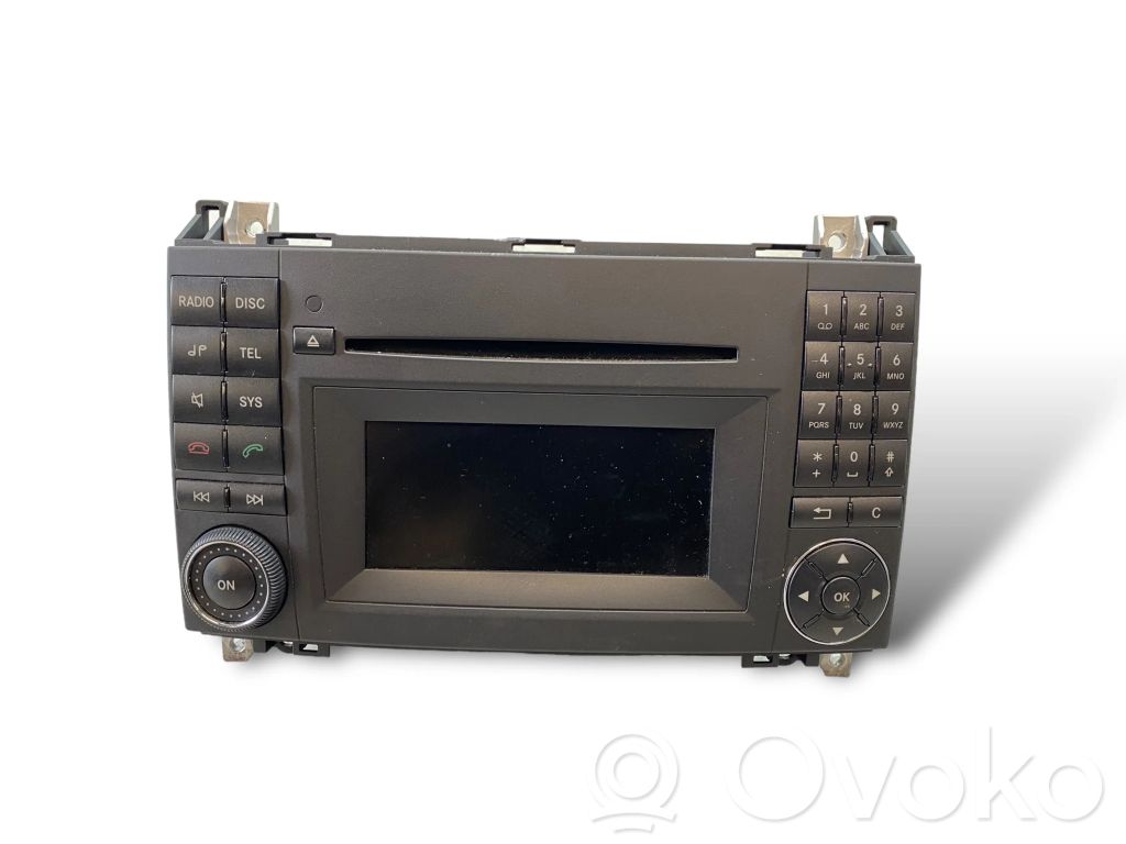 Radio / CD/DVD atskaņotājs / navigācija