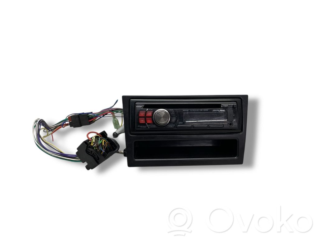 Radio / CD/DVD atskaņotājs / navigācija