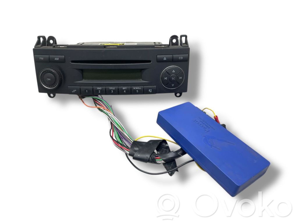 Radio / CD/DVD atskaņotājs / navigācija
