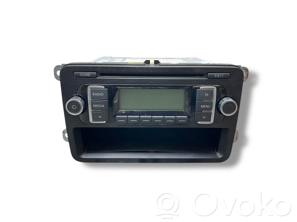 Radio / CD/DVD atskaņotājs / navigācija