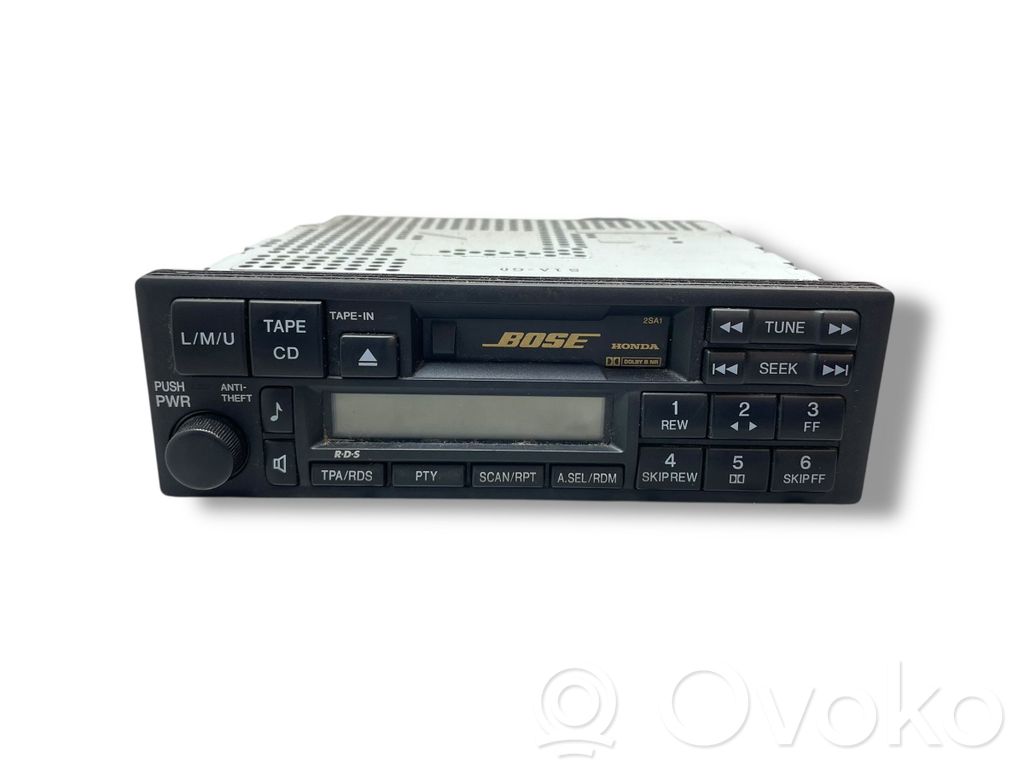 Radio / CD/DVD atskaņotājs / navigācija