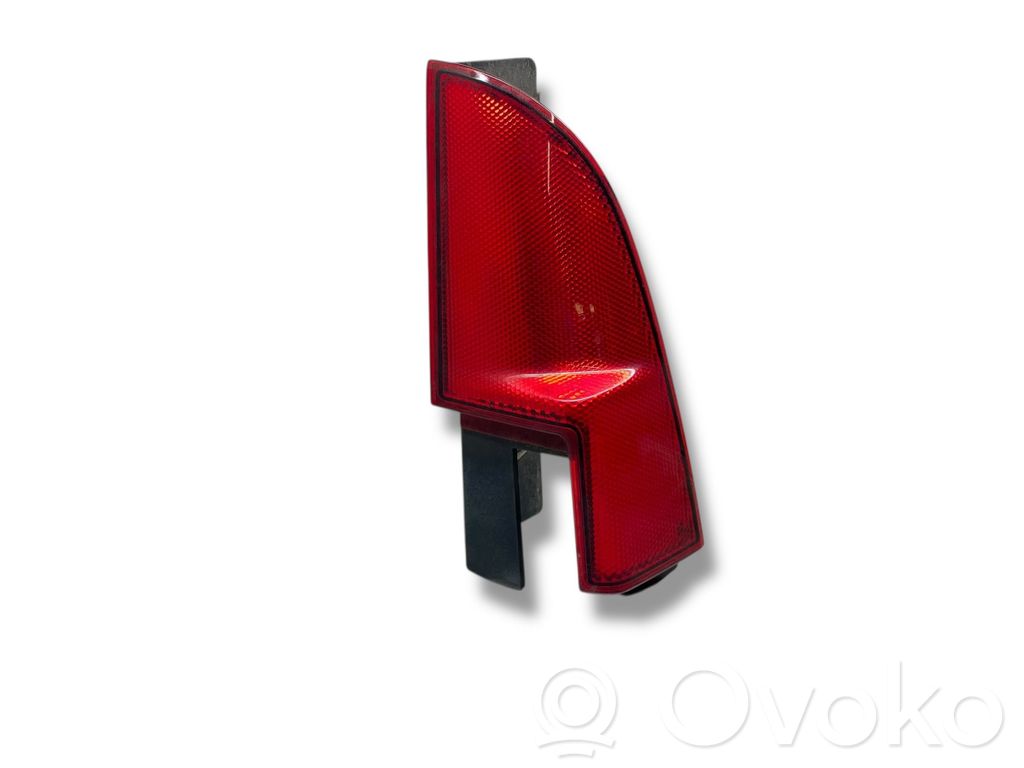 Aizmugurējais lukturis virsbūvē