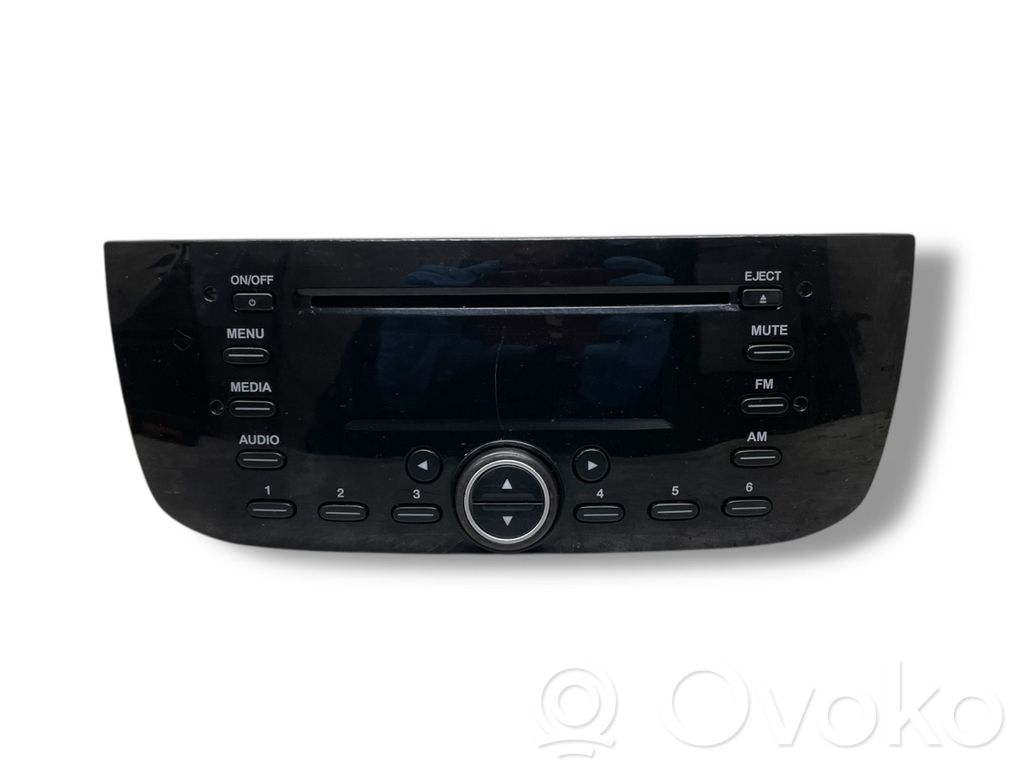 Radio / CD/DVD atskaņotājs / navigācija