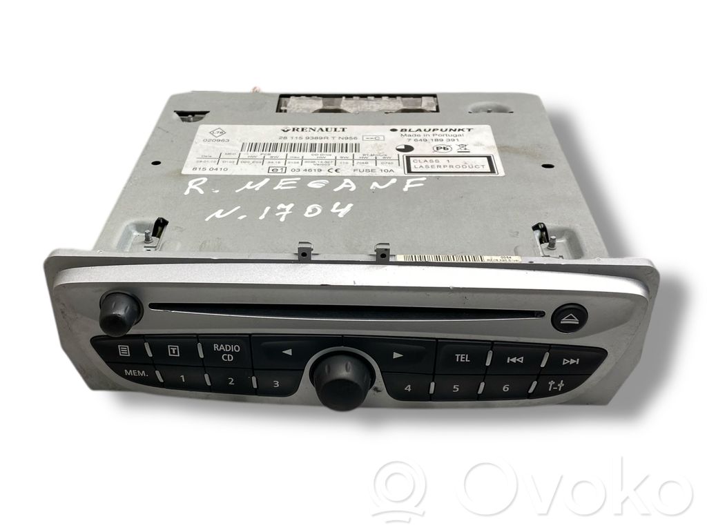 Radio / CD/DVD atskaņotājs / navigācija