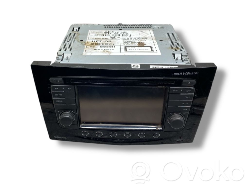 Radio / CD/DVD atskaņotājs / navigācija
