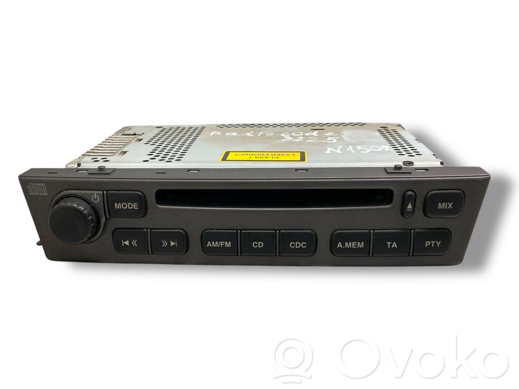 Radio / CD/DVD atskaņotājs / navigācija