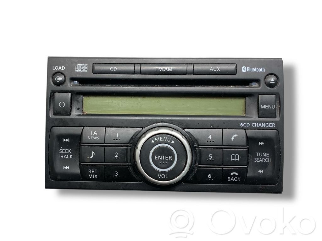 Radio / CD/DVD atskaņotājs / navigācija