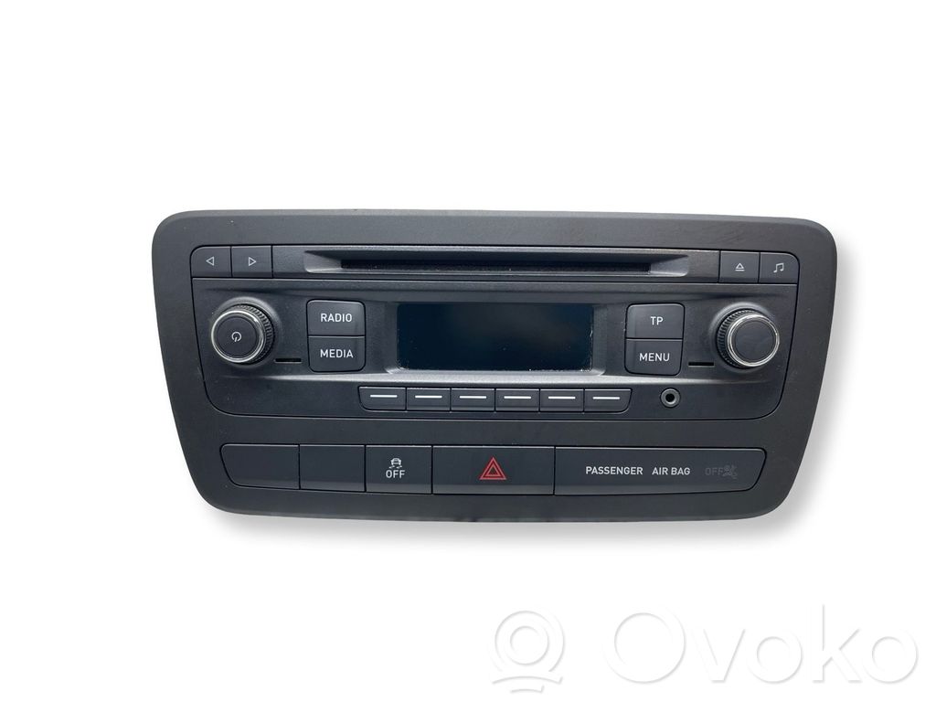 Radio / CD/DVD atskaņotājs / navigācija