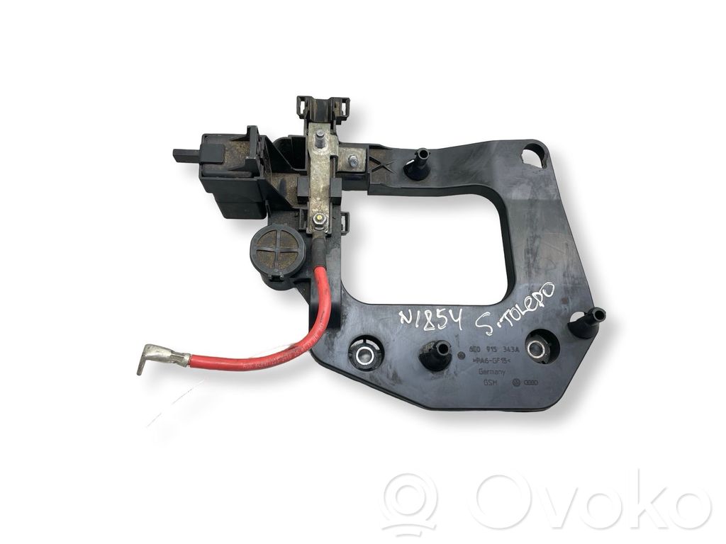 Akumulatora nostiprināšanas pamatne