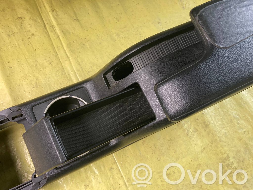 A1696800050 Mercedes-Benz B W245 Armlehne, 35.29 € | RRR 