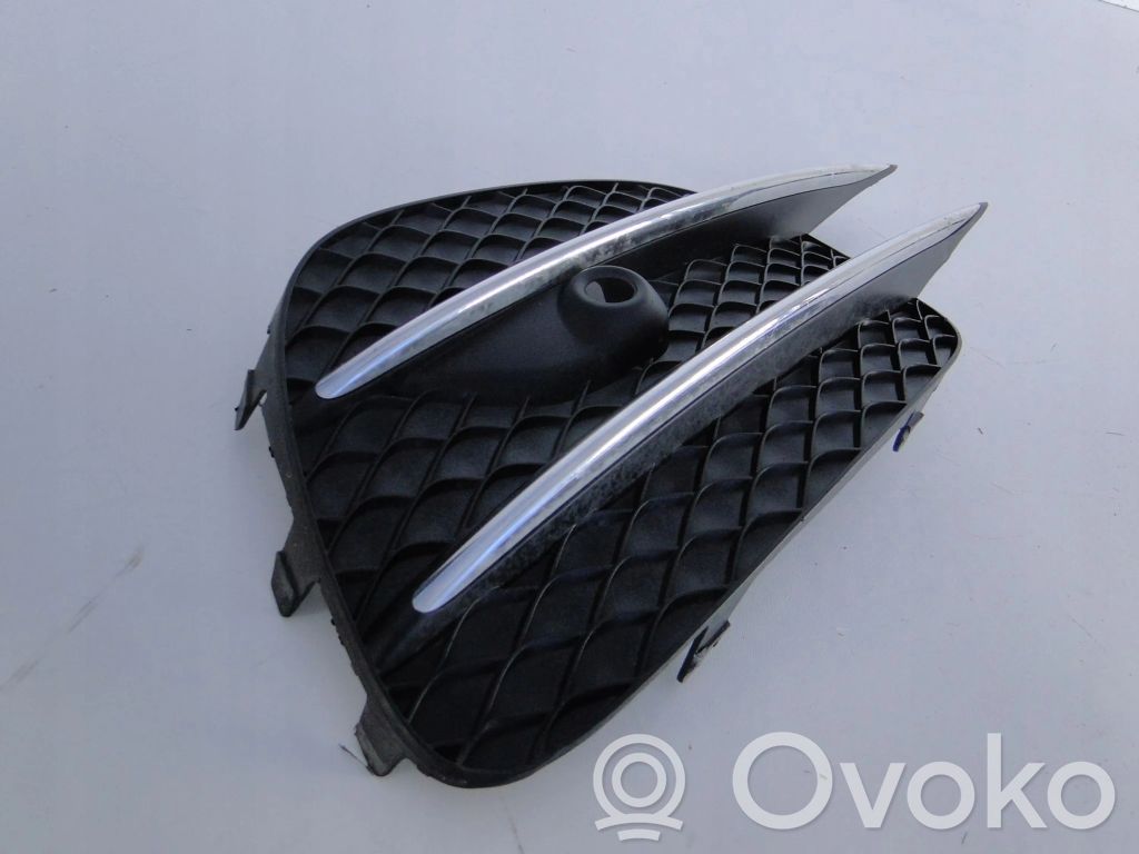 A4478851300 Mercedes-Benz V Class W447 Unteres Gitter dreiteilig 