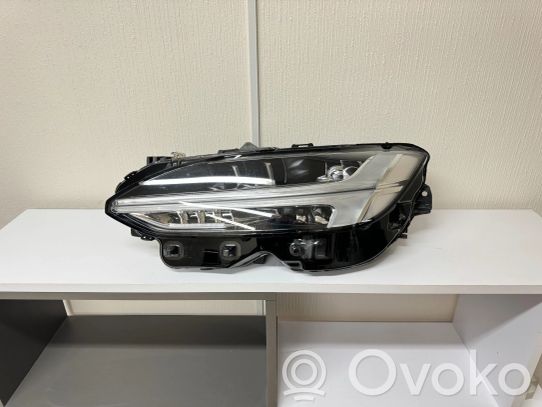 Volvo S90, V90 Priekinis žibintas 