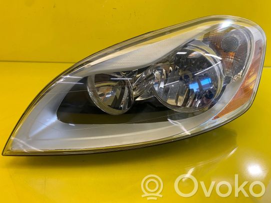 Volvo XC60 Priekinis žibintas 