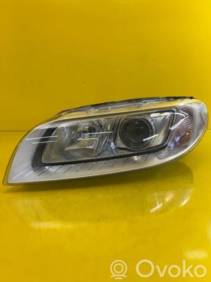 Volvo XC70 Priekinis žibintas 