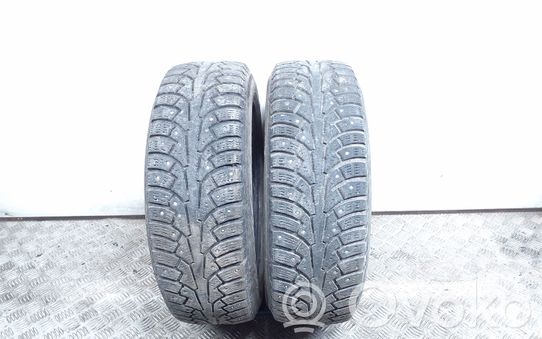 Nissan Almera N16 Pneus d’hiver R15 à crampons 