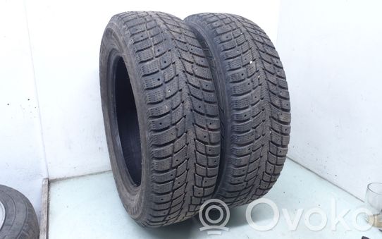 Volkswagen Golf II Pneus d'hiver R15 