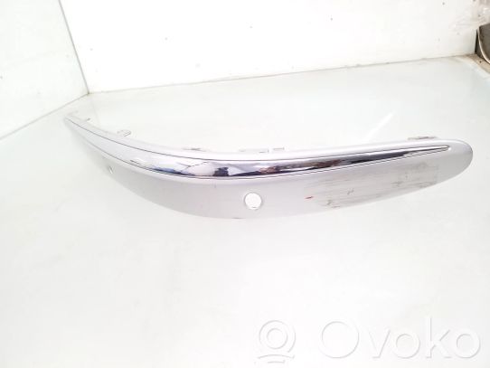 Mercedes-Benz E W211 Modanatura separatore del paraurti anteriore 
