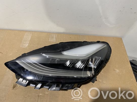 Tesla Model Y Priekinis žibintas 