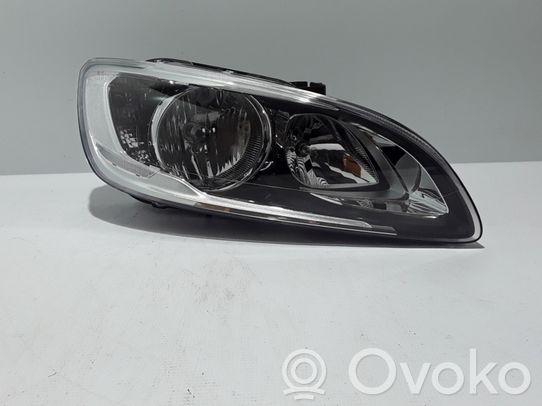 Volvo V60 Priekinis žibintas 