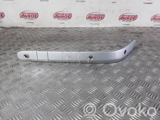 Mercedes-Benz C W203 Modanatura separatore del paraurti anteriore 