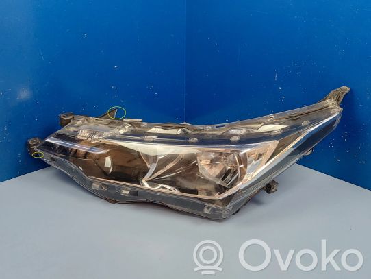Toyota Corolla E160 E170 Priekinis žibintas 
