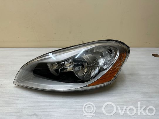 Volvo XC60 Priekinis žibintas 
