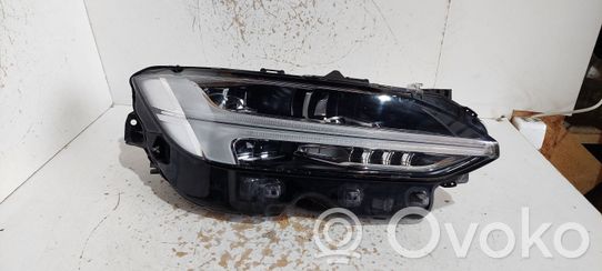 Volvo S90, V90 Priekinis žibintas 