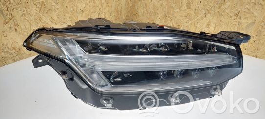 Volvo XC90 Priekinis žibintas 