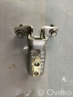 Mitsubishi Grandis Charnière inférieure de porte arrière 